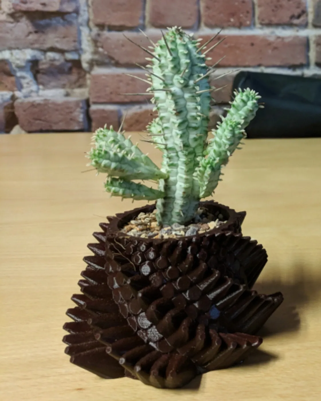 Держатель для ручек с чешуёй дракона — фото 4